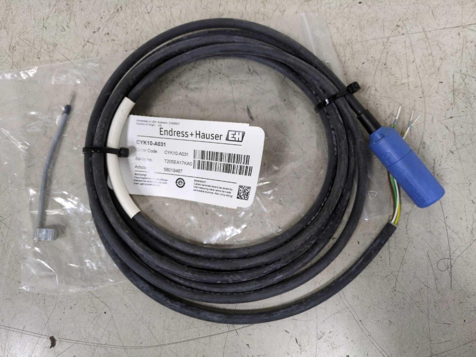 Unused Endress Hauser CYK10-A031 3-meter Digital Electrode Cable E+H Memosens