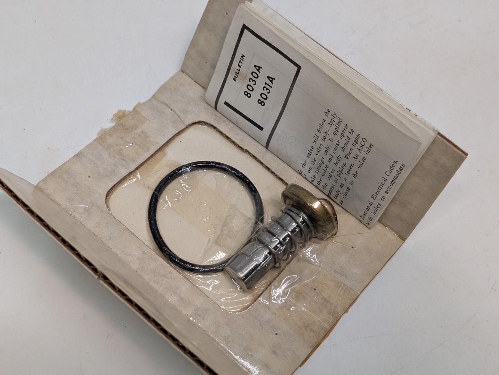6 Assorted Asco Red Hat Valve Rebuild Kits: 8262/63;072282;302925;082983;302001