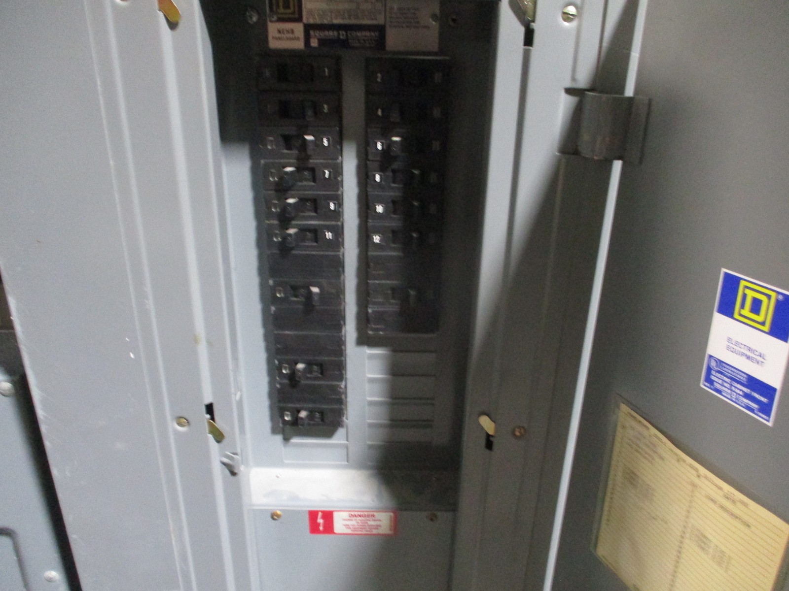 Square D Main Lug Circuit Breaker Panel 07604-5-N-659 480Y/277V 225A 3PH 4W Used