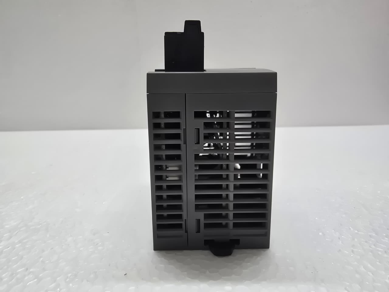 IDEC SX8R-ECB1 Remote I/O Head/Bus Coupler Module