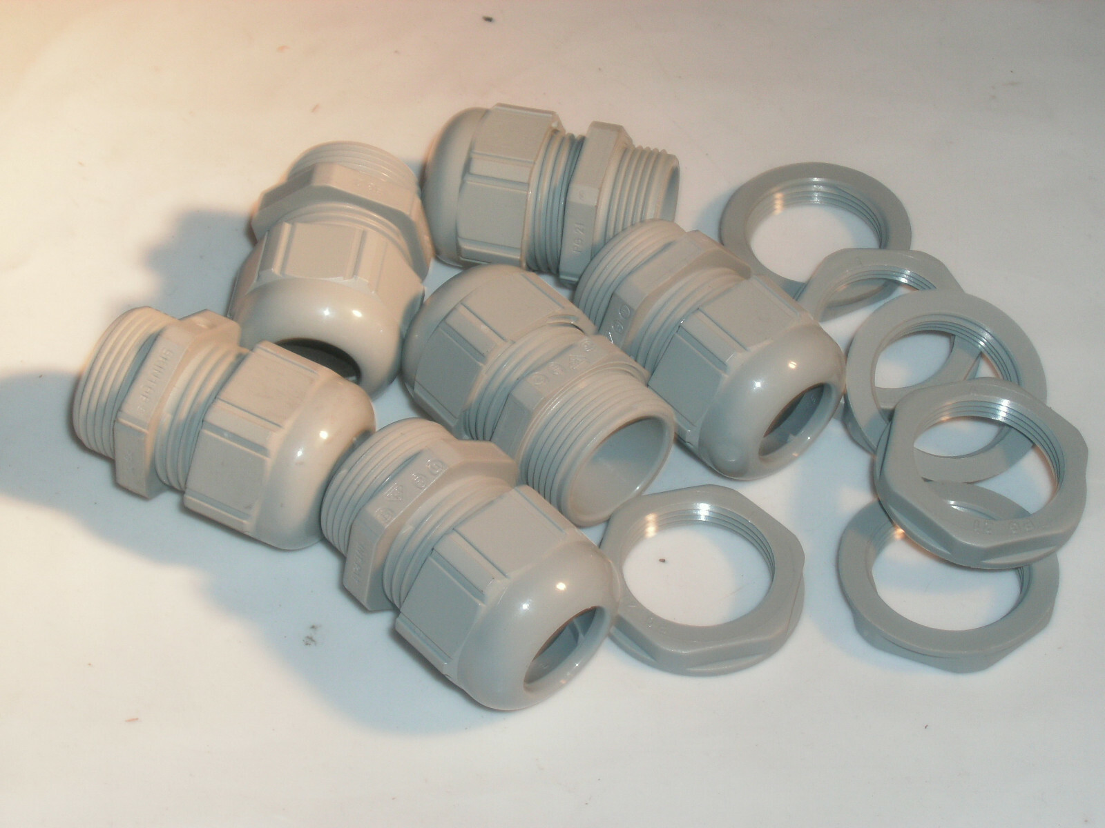 LAP EPIC S1121 SKINTOP CABLE GLAND SL 21 GREY WITH NUT – PACK OF 6