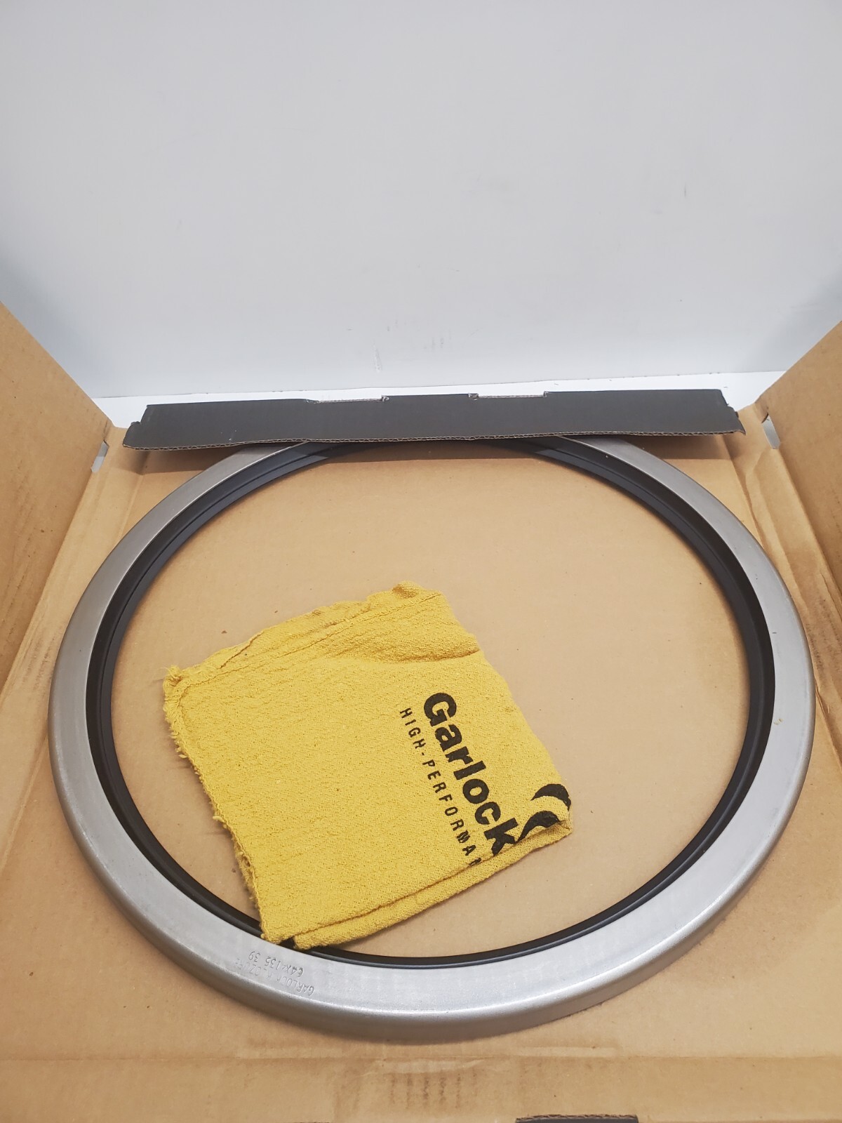 NEW IN BOX! GARLOCK 64X4135 16.000″ OD SS OIL SEAL 21238-4135