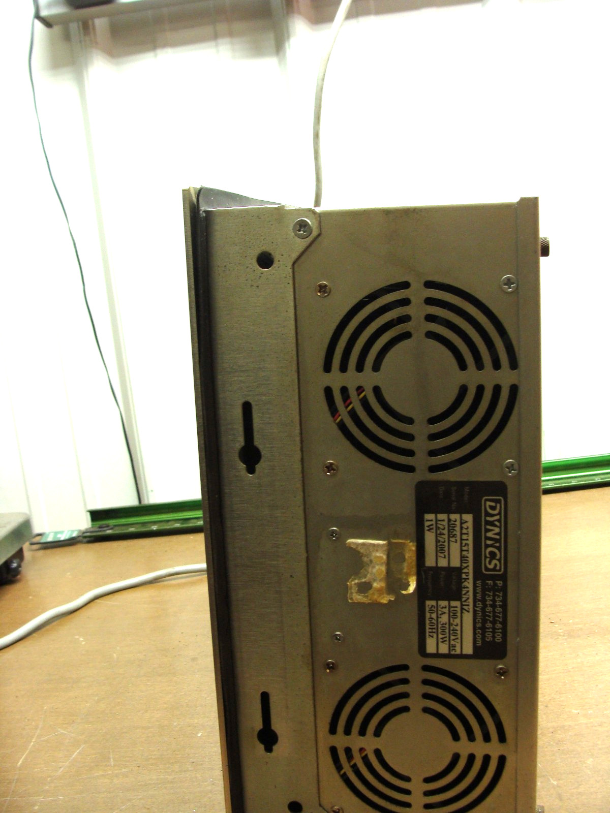 DYNICS INDUSTRIAL GRADE 15″ TFT XGA LCD MONITOR A2T15T40XPK4NNIZ 300W 3A