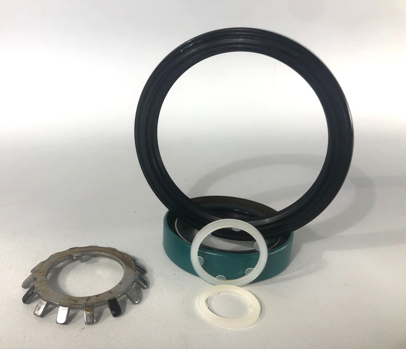 HMMWV M998 Geared Hub Seal Modification Kit PN: 2940L0013 NSN: 2590-01-523-1657