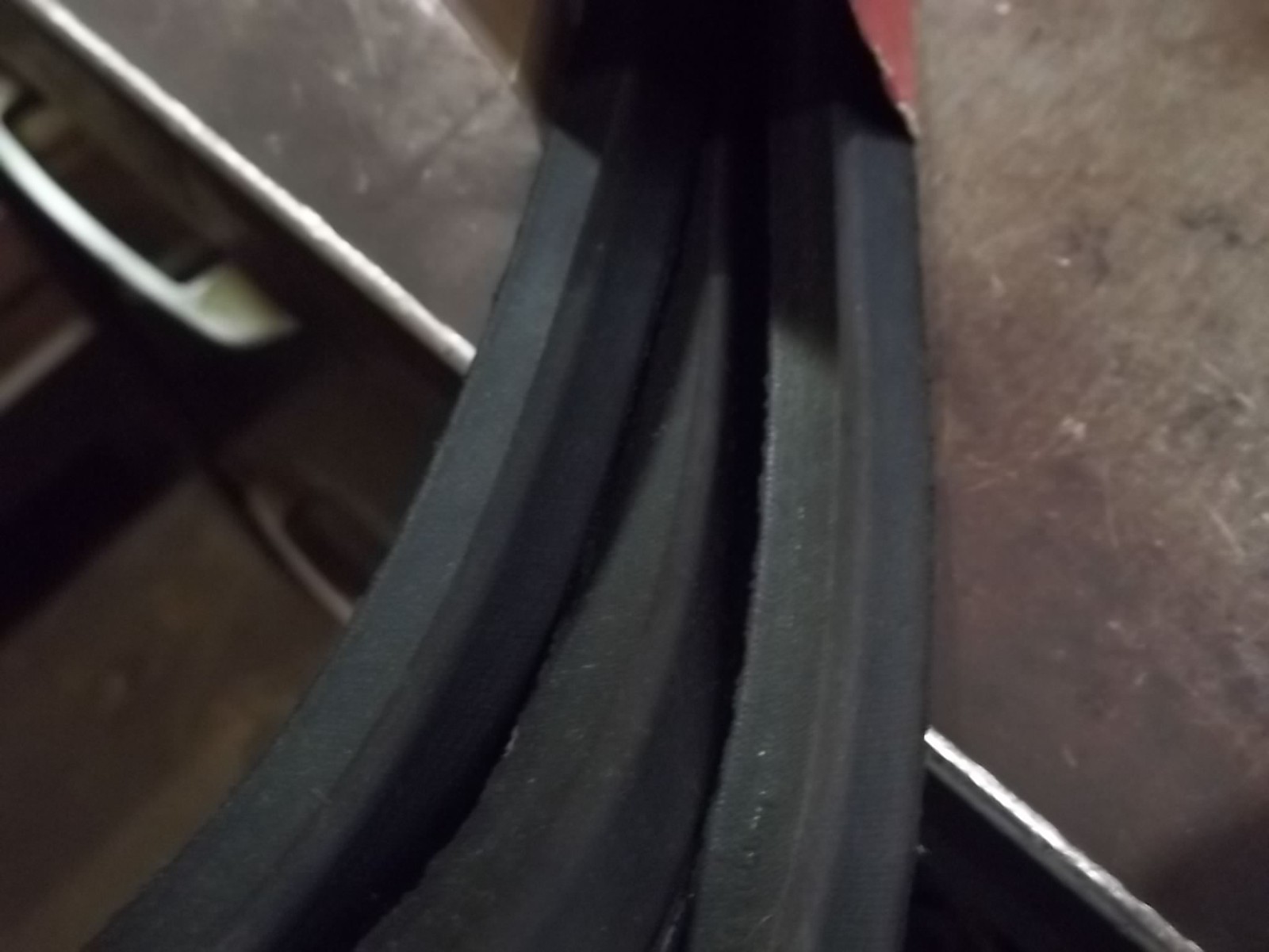 GATES B112 00678796 V-BELT 21/32″ X 115″ (423)