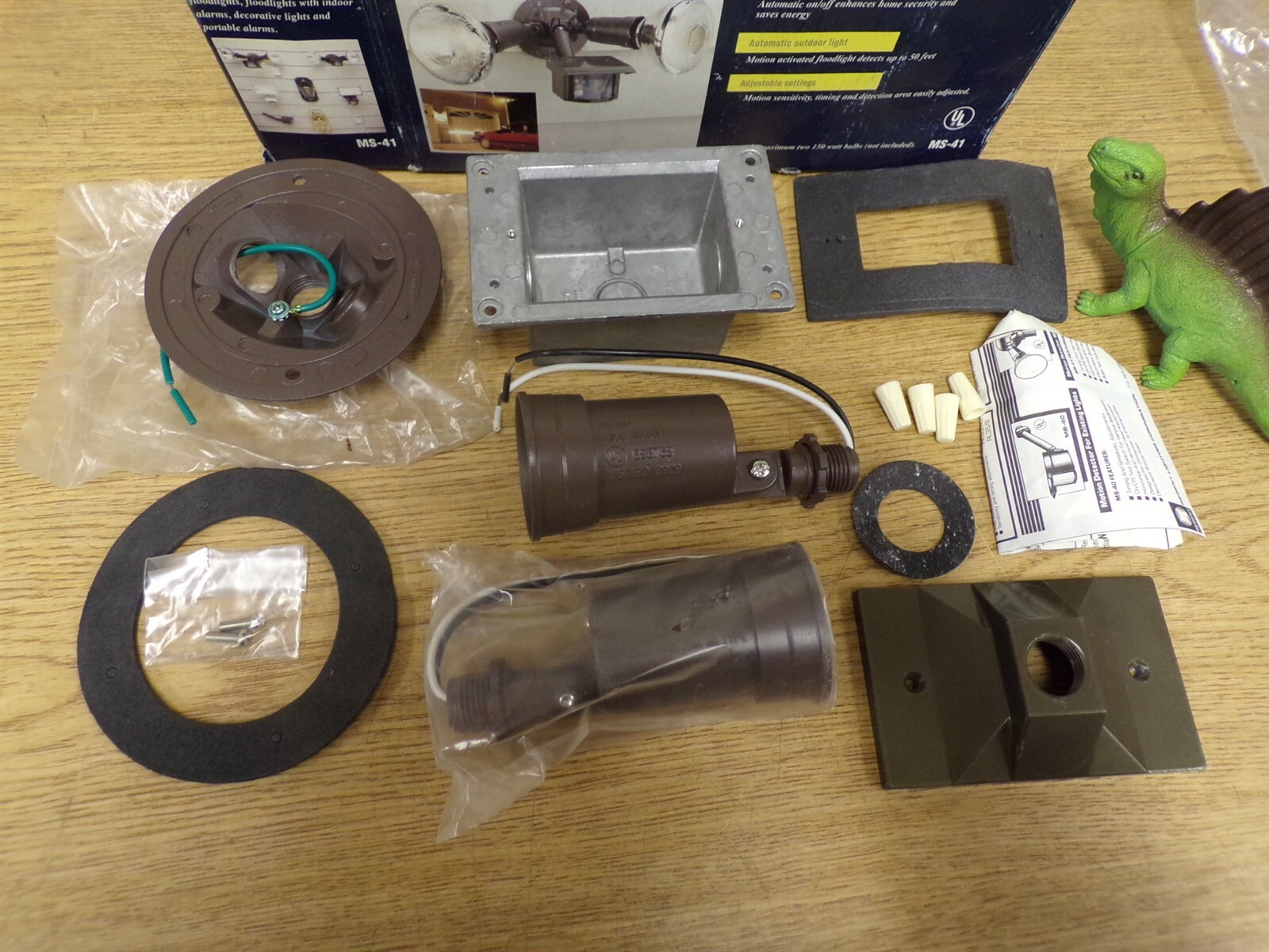 NEW Regent MS-41 Motion Activated Twin Floodlight Kit *FREE SHIPPING*