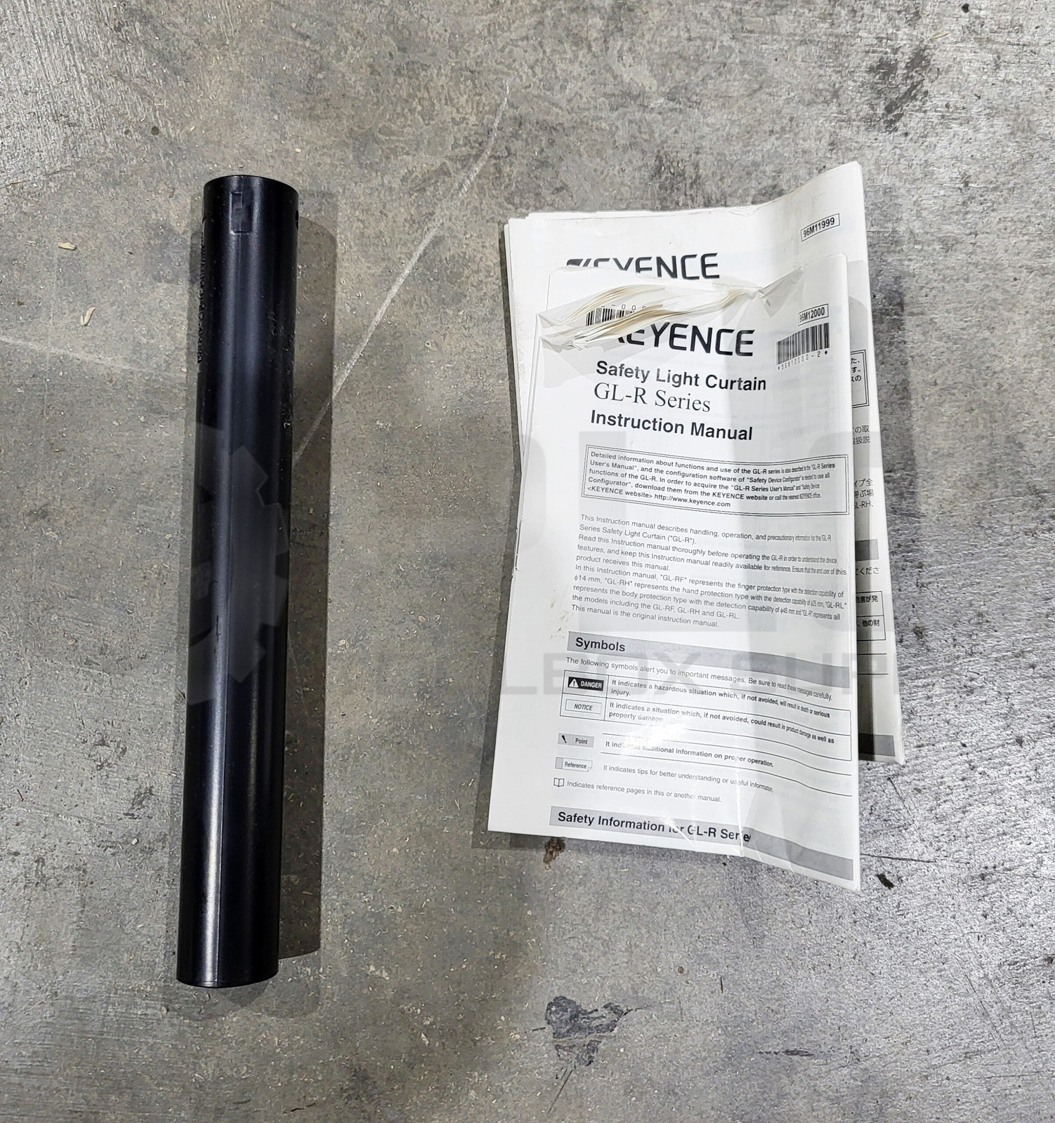 NEW KEYENCE GL-R44H SAFETY CURTAIN SET, RECEIVER GL-R44H-R TRANSMITTER GL-R44H-T