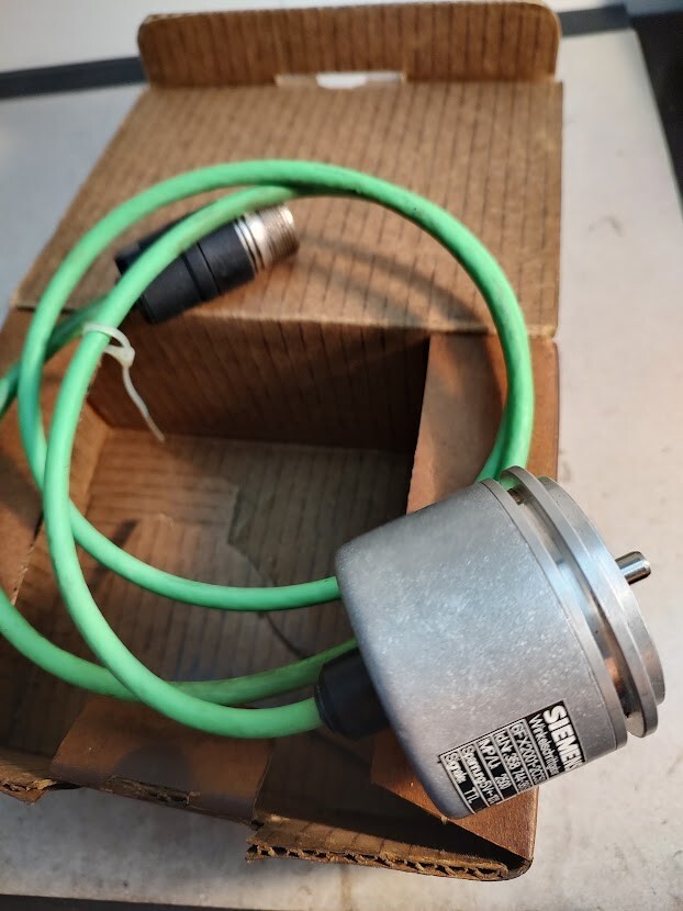 SIEMENS ENCODER 6FX2001-3CC50 IMP/U 2500 +5V +-10%