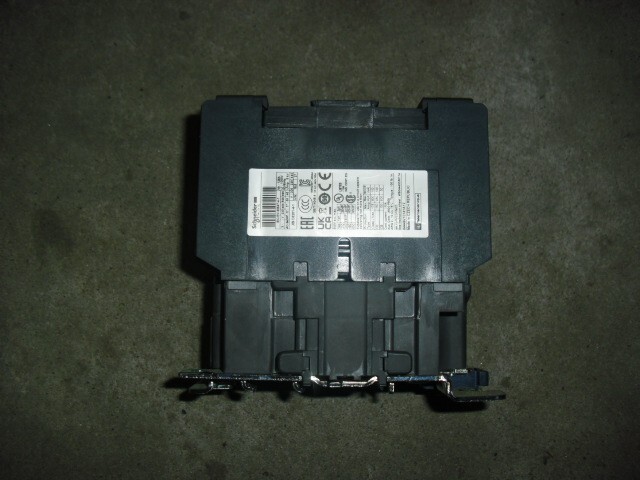 Schneider Electric LC1D80 AC Contactor IEC/EN 60947-4-1 (missing cover)
