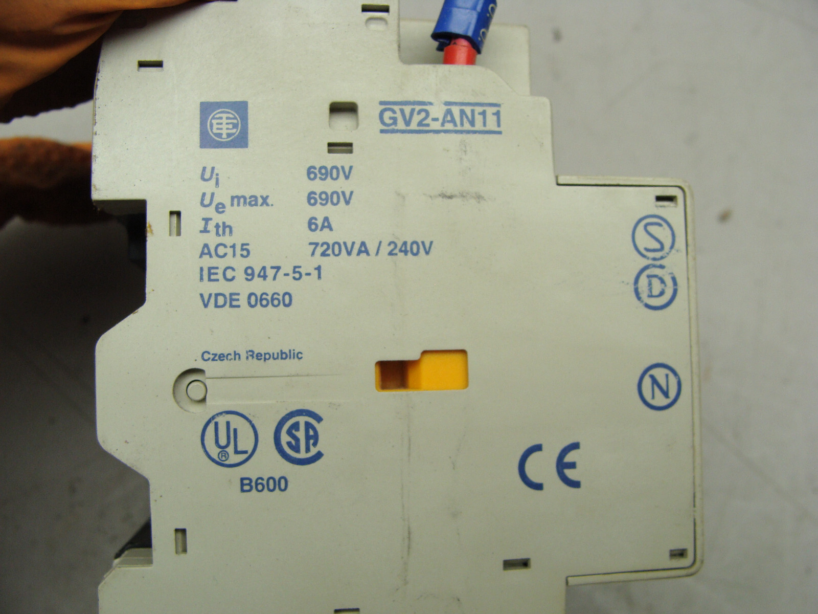 TELEMECANIQUE CIRCUIT BREAKER GV2-RS05 W/GV2-AN11 AUX CONTACT