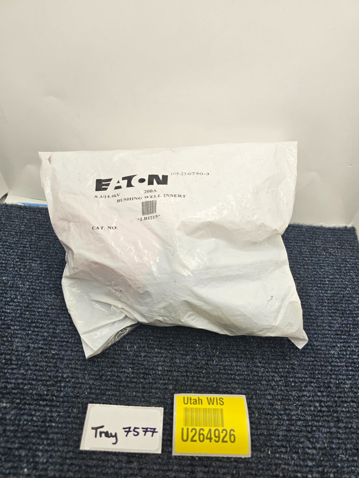 Eaton LB1215: Bushing Well Insert 8.3/14.4KV 200A 105-25 6750-3