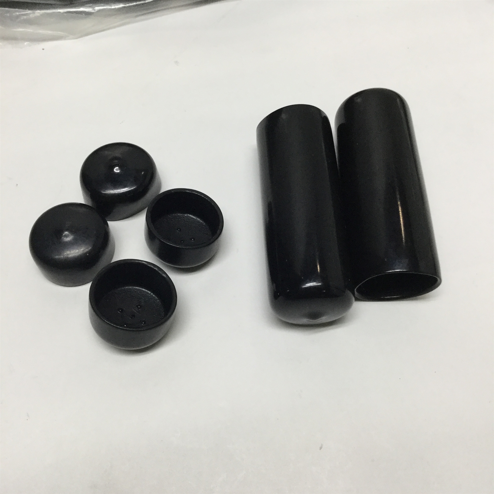 StockCap Black Plastic Caps 701-89, 1″ ID, (8x) 985057 3″L & (95x) 287243 1/2″L