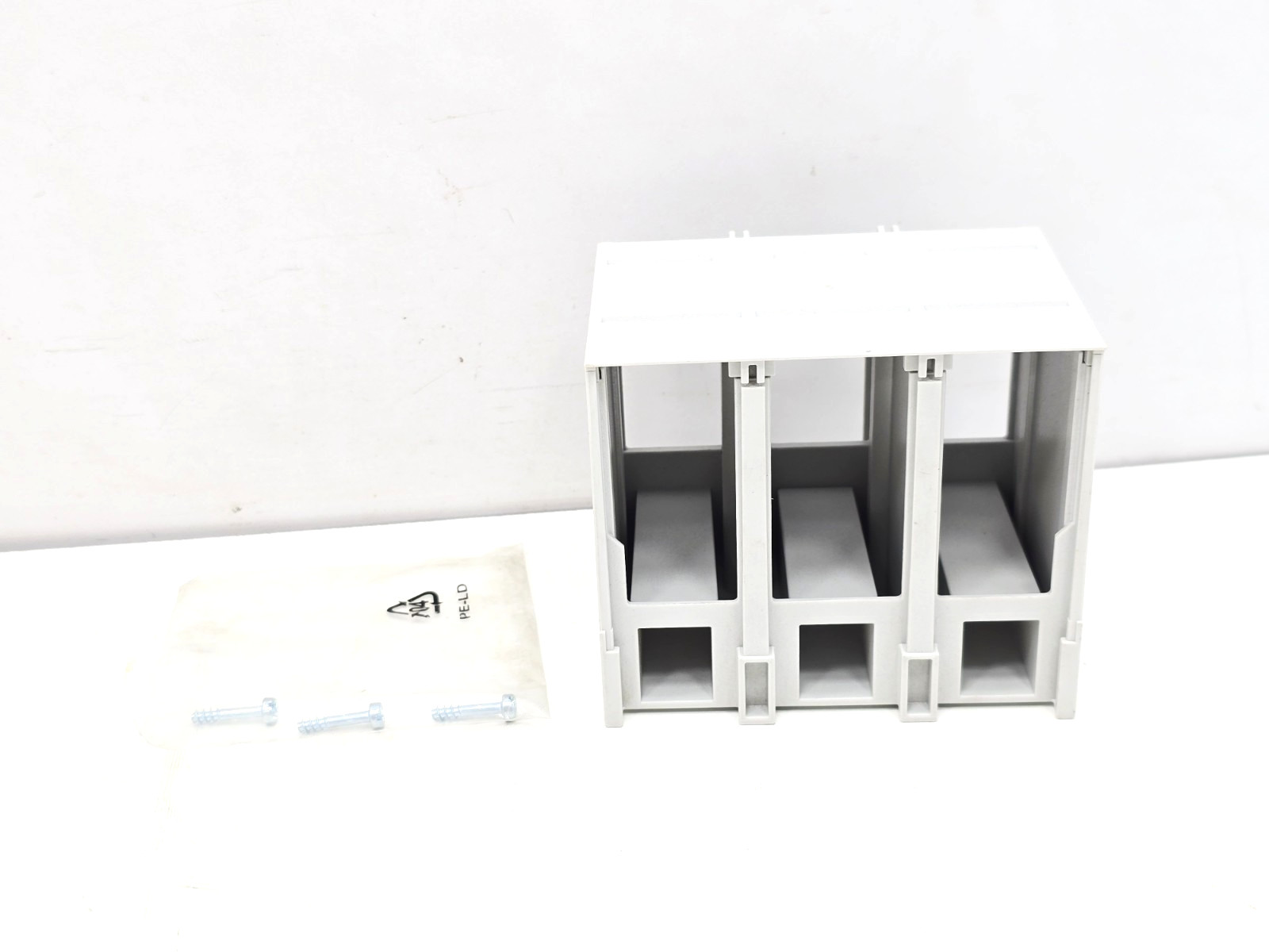NZM2-XKSA EATON MOLDED CASE CIRCUIT BREAKER ACCESSORY BOX