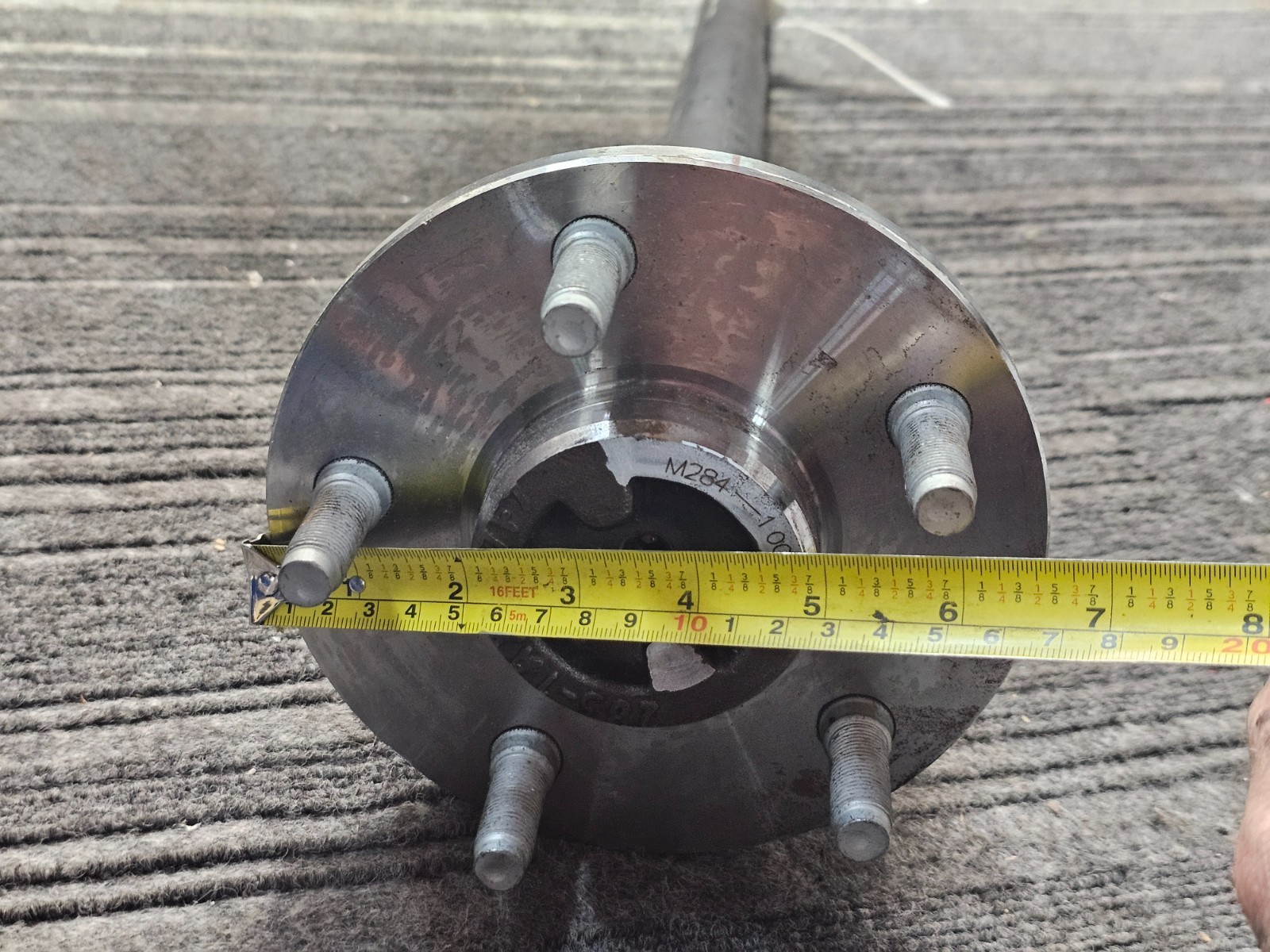 Rear Axle Shaft 285-1AX357F7 5 Lug Hub Raised Center 4 Stud Axle Mount ABS Ring