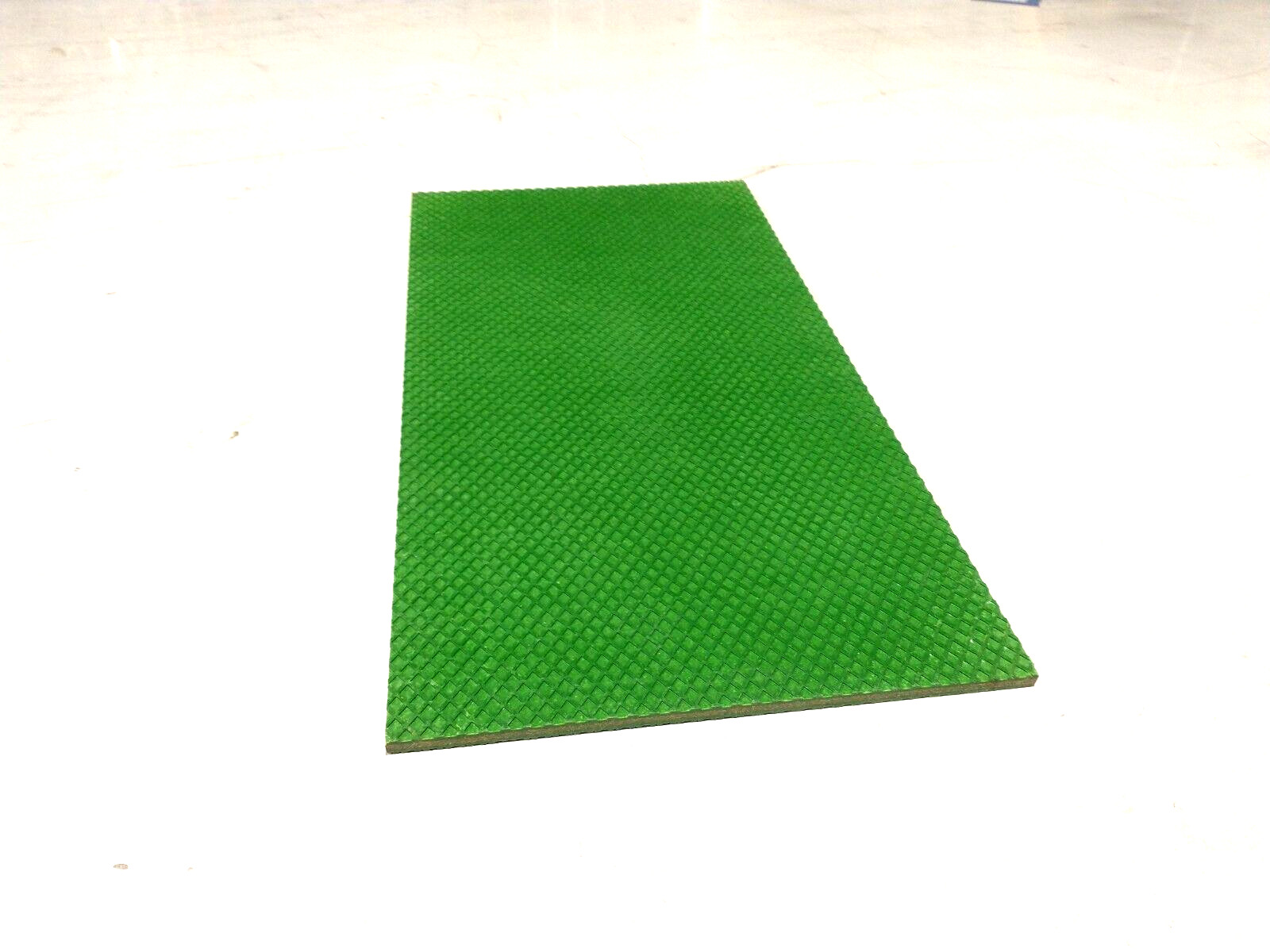 Heavy Duty Industrial Green Textured Rubber Mat 39.5″ x 20″ x 5/8″ Thick