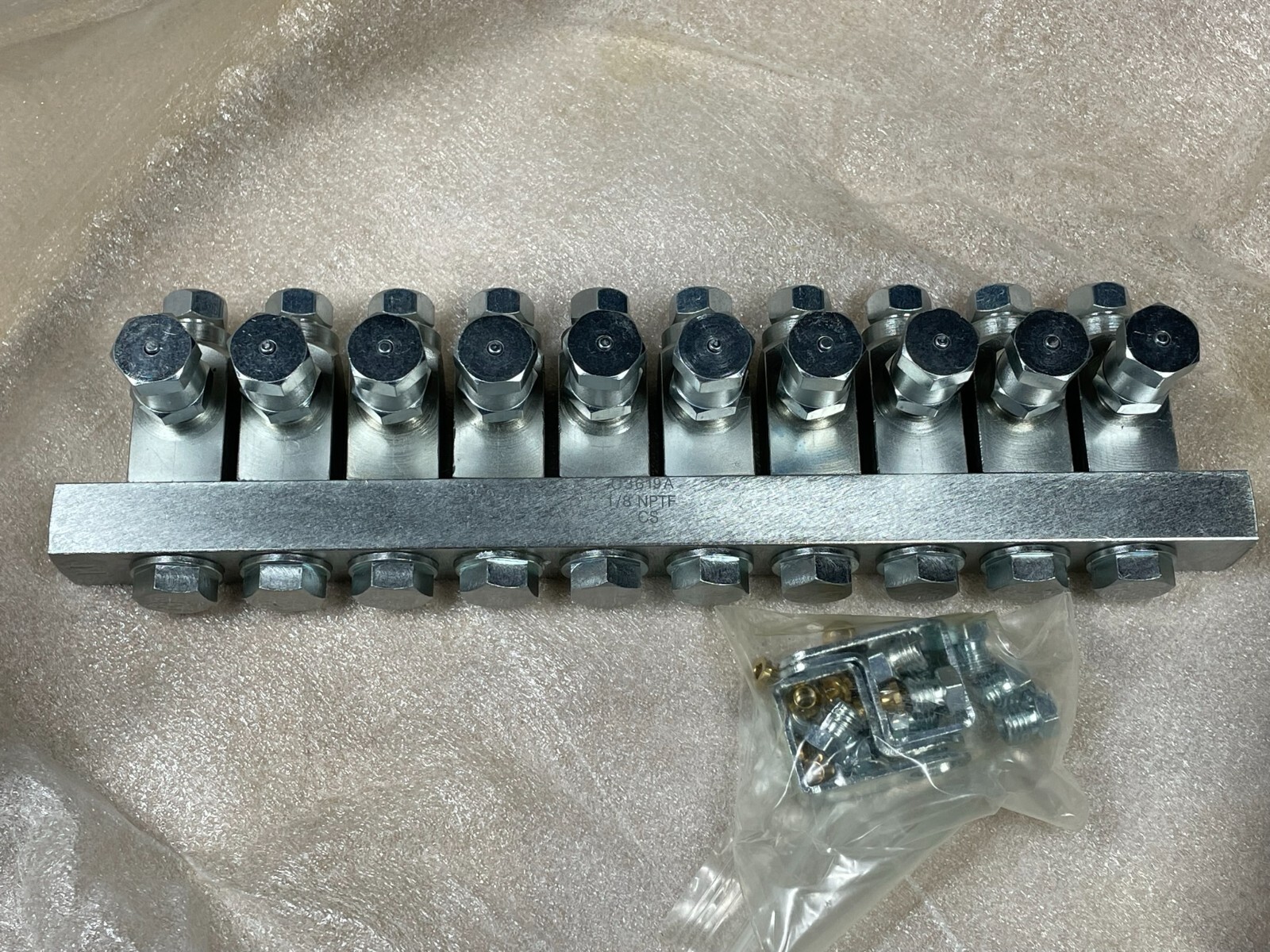 Grayco GL-33 Stainless 10 Injector Manifold, New In Box Model 24W-407, 3500 PSI