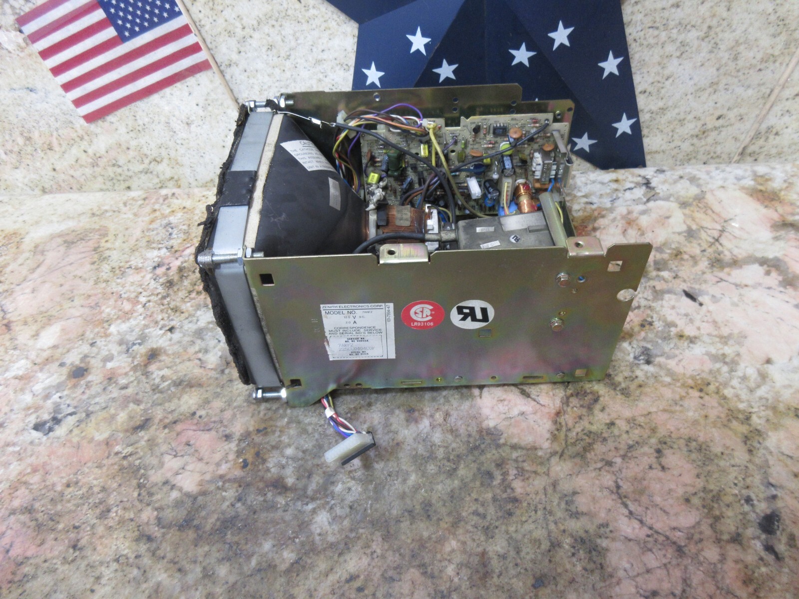 ZENITH DISPLAY MONITOR 7ARF2 12.0V DC 2.0A 7ARF2 225CC0404C0F WARRANTY