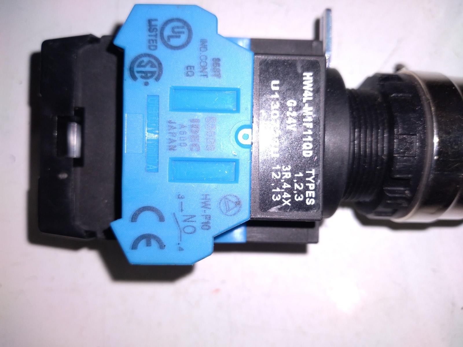IDEC TW-DA1F LAMP 5-30 V 1W IDEC HW-F01 PUSH BUTTON SWITCH
