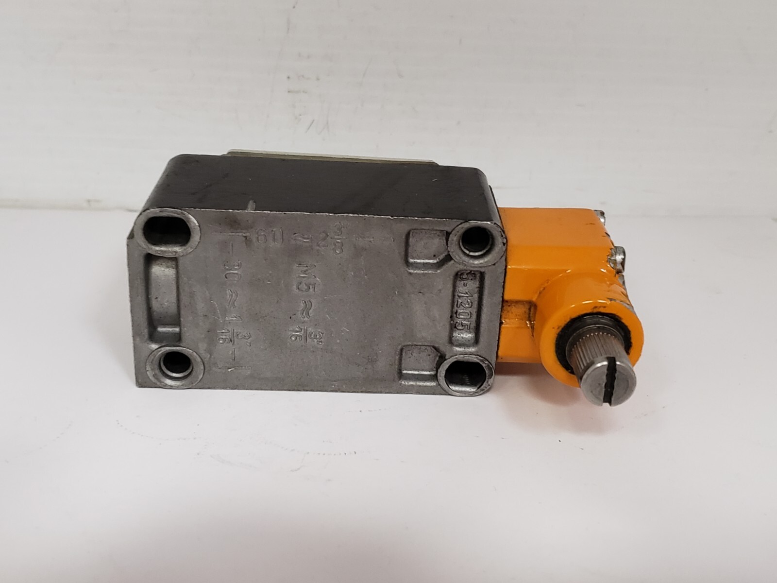 SIEMENS 3SE3 120-1GW-Z LIMIT SWITCH 1 NO 1NC