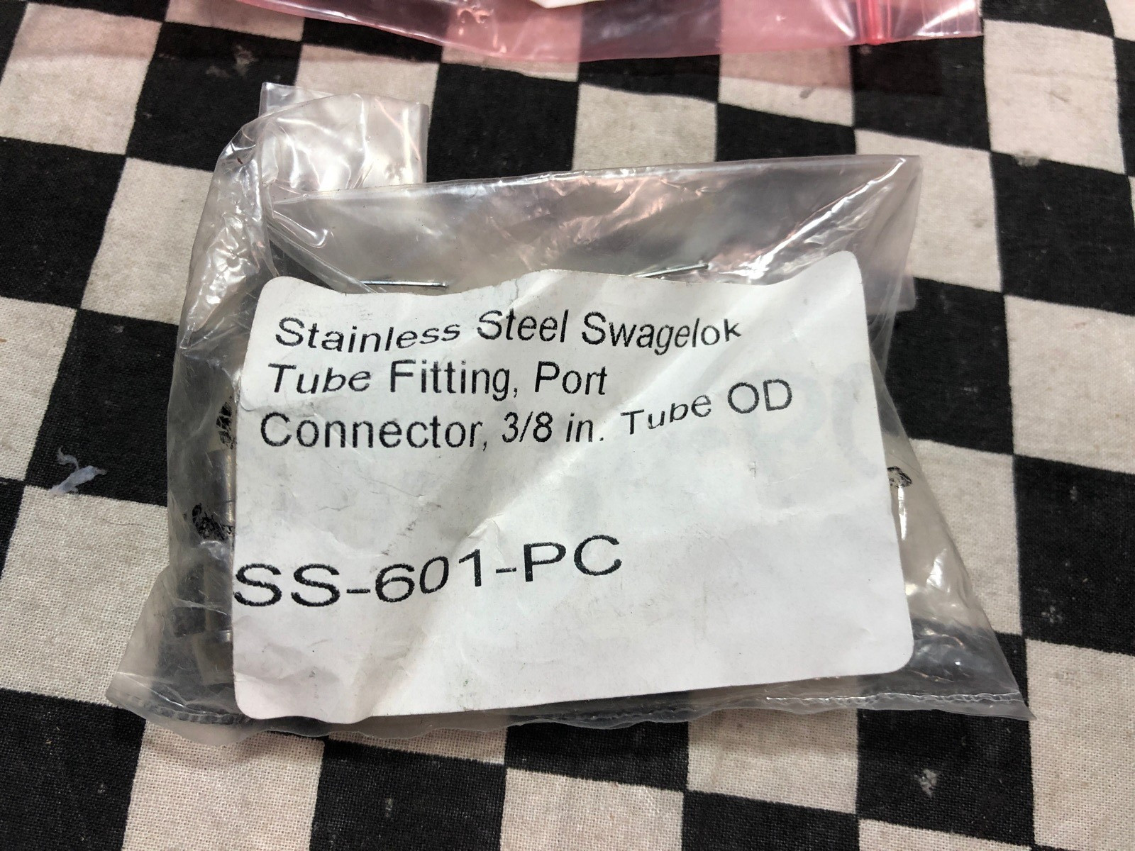 SWAGELOK FEMALE ELBOW, SS-400-R-8, SS-400-8-8, SS-601-PC, Lot Of 13