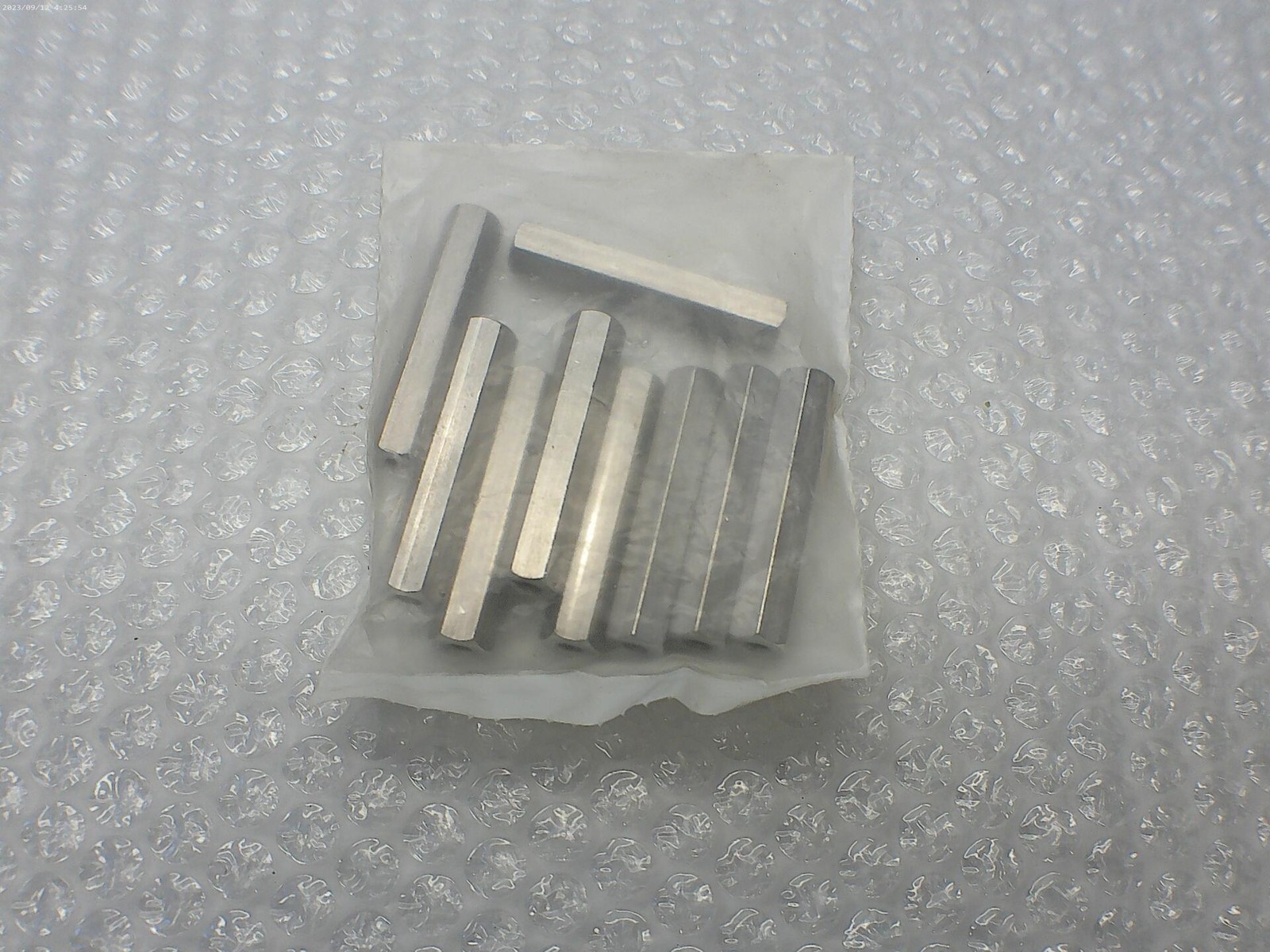 WJ ROBERTS 10F200H37AP STANDOFF F/F PKG OF 9 NSMP