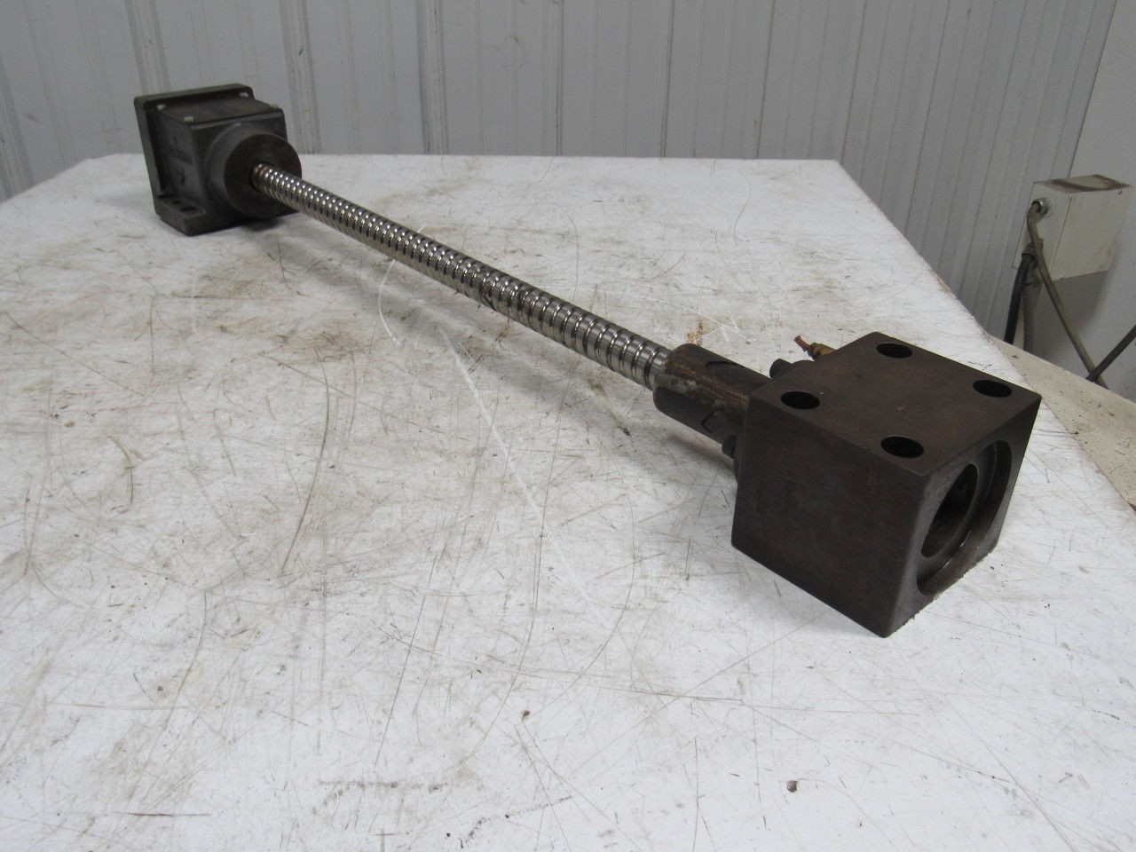 Cincinnati Milacron Sabre 1000 Y Axis Ball Screw W/Nut CNC 38″ OAL