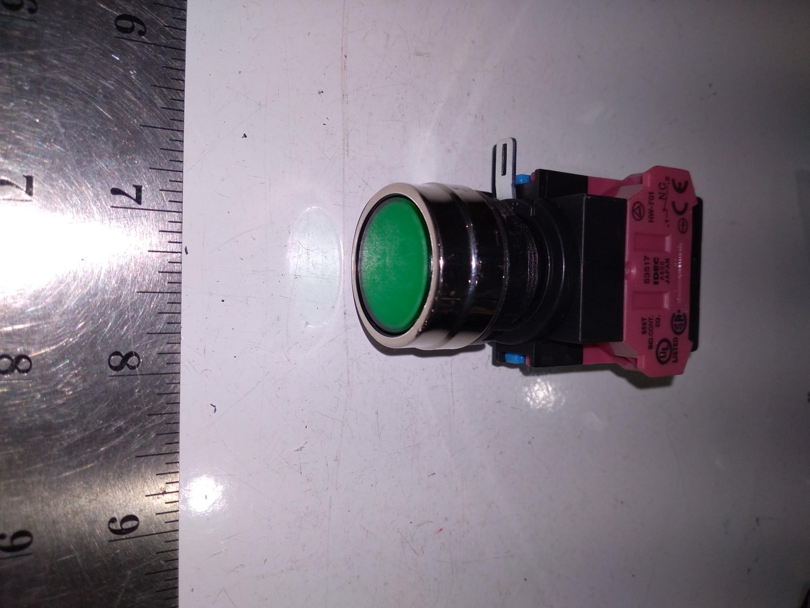 IDEC TW-DA1F LAMP 5-30 V 1W IDEC HW-F01 PUSH BUTTON SWITCH