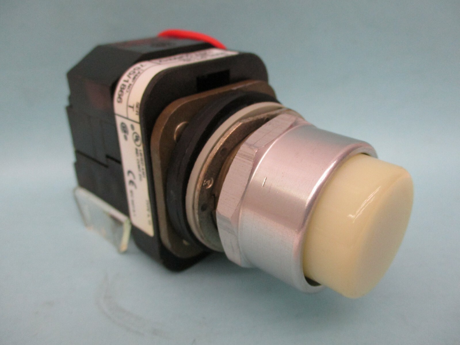 New Open Box Allen-Bradley 800T-PT16W Pilot Light Type 4, 13 White Lens A3907DH
