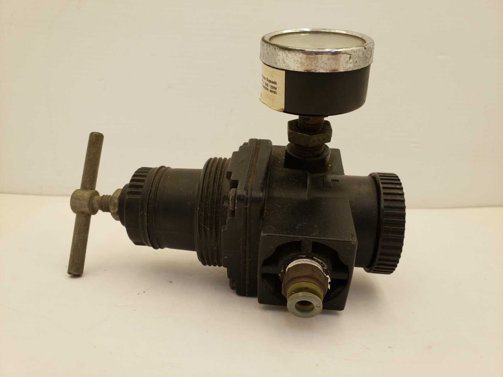 NORGREN RO8-201-RGMA REGULATOR W/ GAUGE-0-160 PSI, 1/8″ NPT