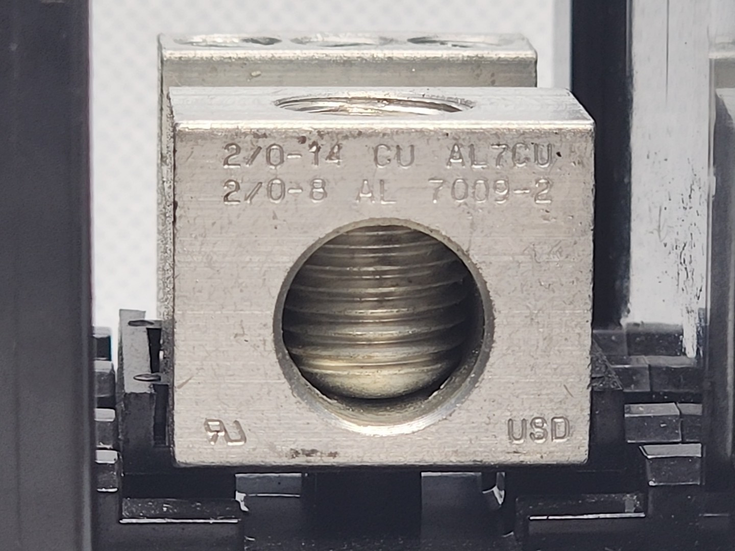 BUSSMANN 16321-3 175A, 600V POWER DISTRIBUTION BLOCK [1WS2-5]