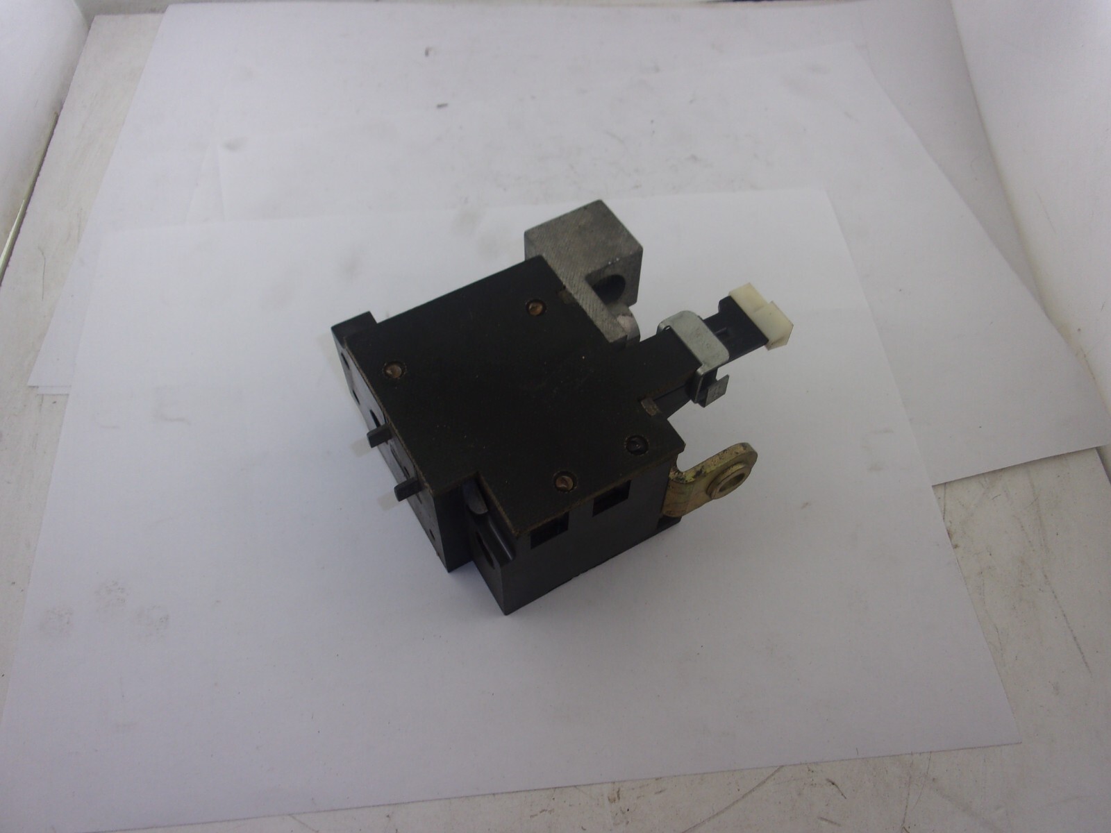 New ~ Telemecanique E20FOL2, Size 4, 1 Pole, Non-Compensated