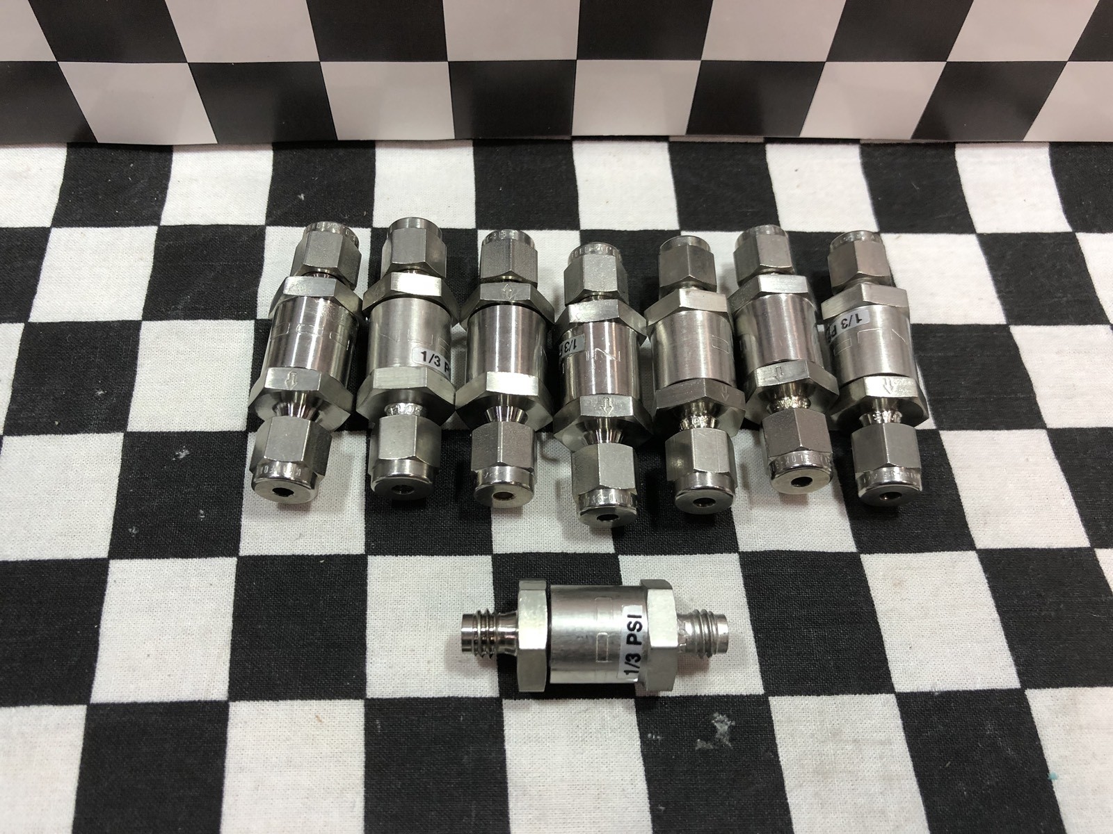 LOT OF 8, NUPRO SS-2C-1/3, POPPET CHECK VALVE 1/8″ TUBE, 1/3 PSIG, #1373C2
