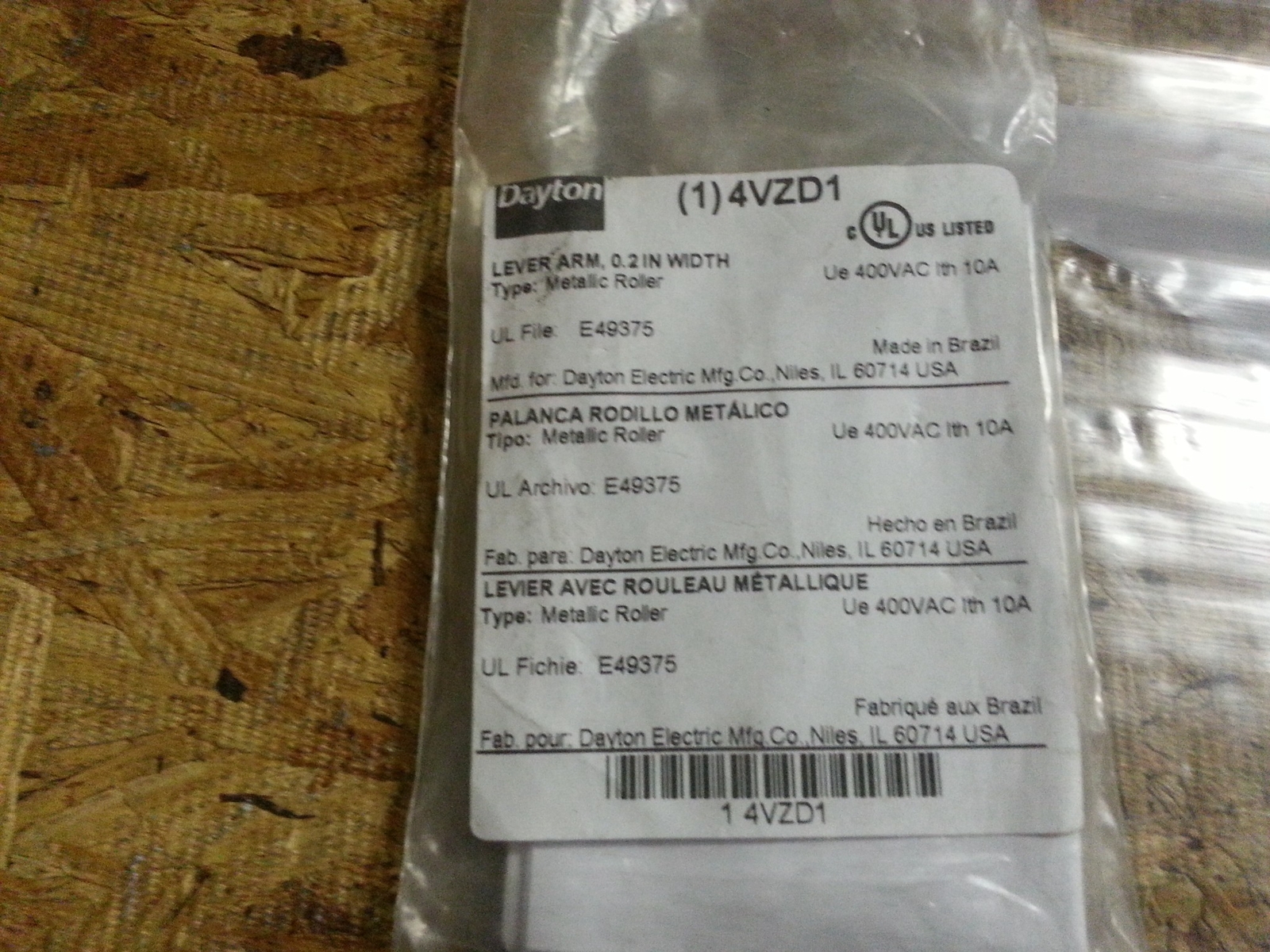 DAYTON 4VZD1 LEVER ARM 0.2 IN WIDTH METALIC ROLLER UL FILE E49375