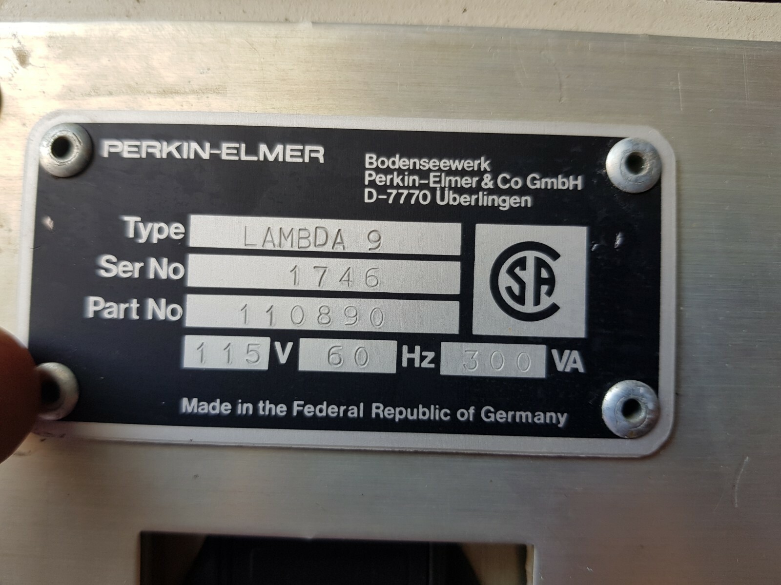 Perkin Elmer Lambda 9 P/N 110890 UV/VIS/NIR Spectrophotometer