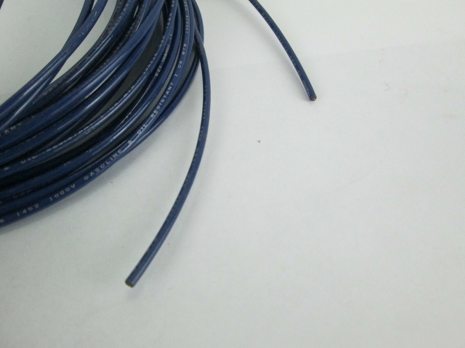 CCI Triangle 16 AWG TFFN E22337 600V AWM 1316 1408 1452 1000V Cable 2-Pin Plug