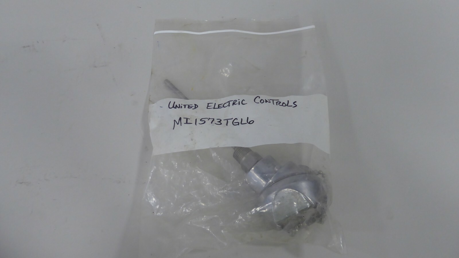 United Electric Controls MI1573TGL6 Used Thermal Coupling UEC 9904