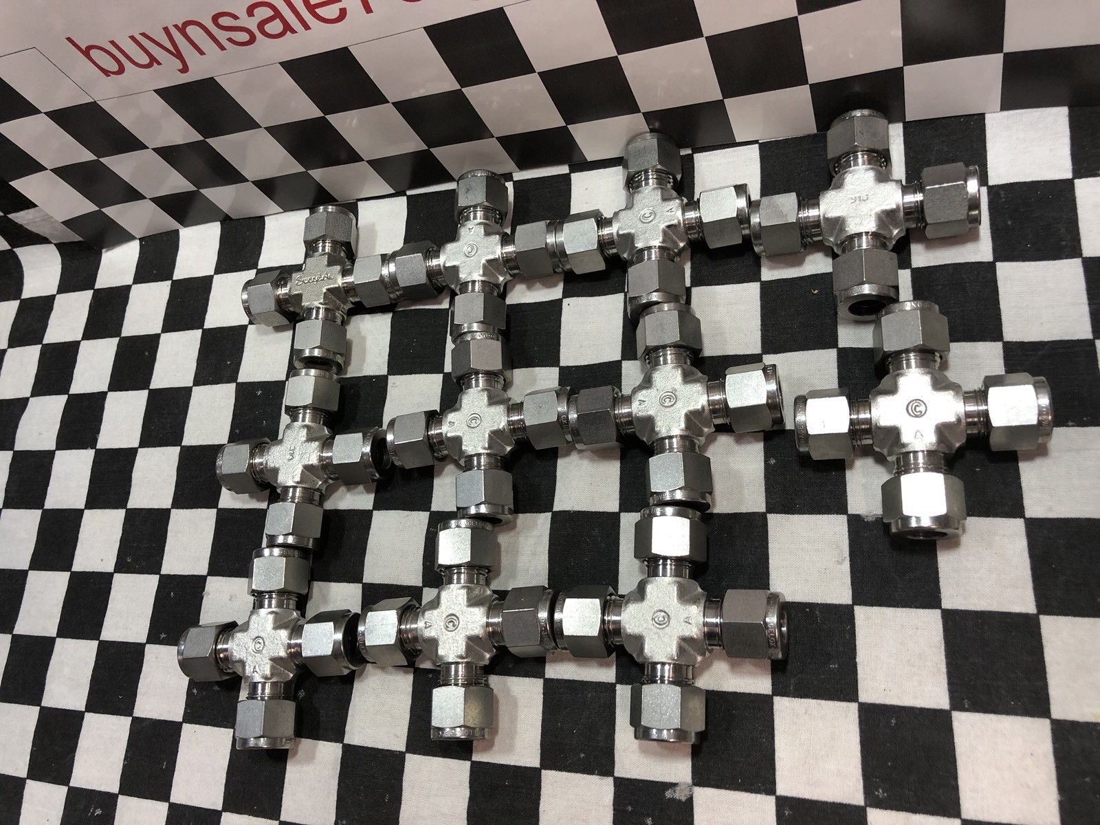 Lot Of 11 SWAGELOK SS-600-4, Union Cross 3/8″ TUBING, SHIPSAMEDAY#1373D9