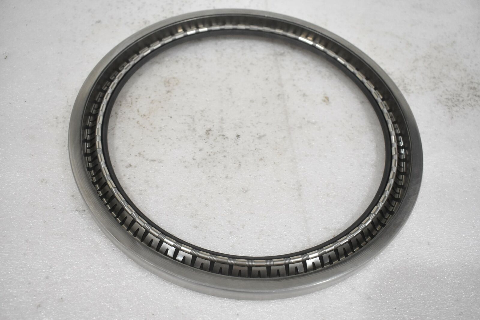 GARLOCK KLOZURE 21238-3997 MILL-RIGHT NITRILE OIL SEAL 64 X 3997, 10″SHAFT 12″OD