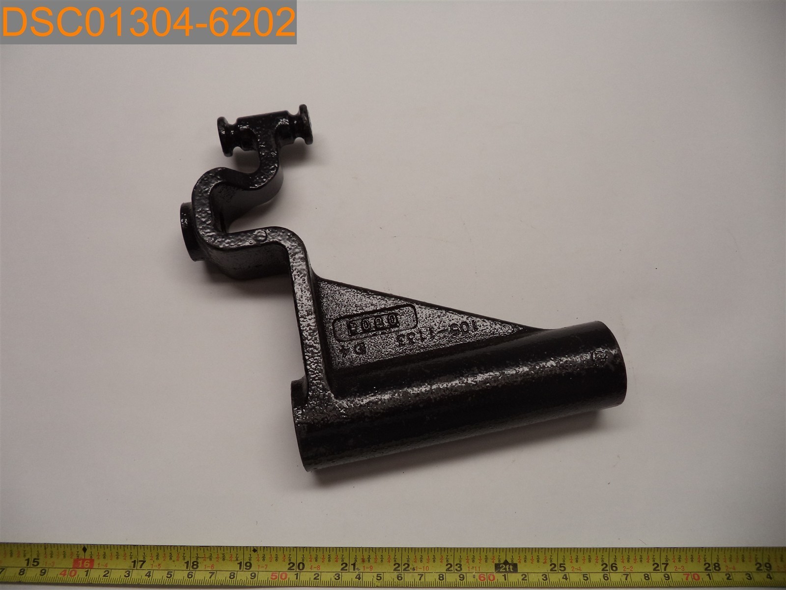 Black Bracket with Curviture w/ Pipe mounted to the Bracket, 105-1133 D4, 0806