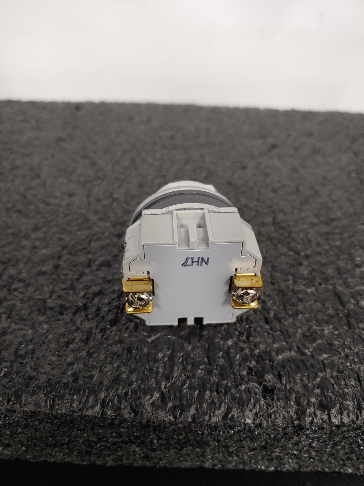 IDEC APD199DN-A-120V 30mm Pilot Light Amber