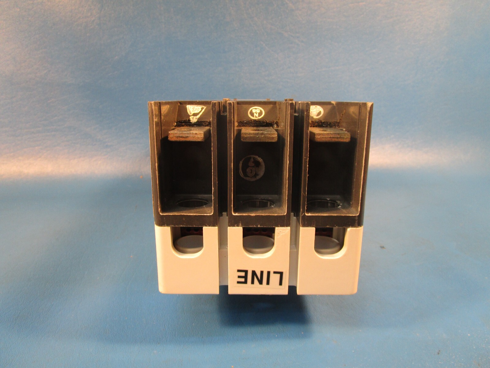 Eaton HJDDC3250W, Molded Case Breakers (MCCBs) 3P 250A 600V 50/60Hz 3Ph J Frame