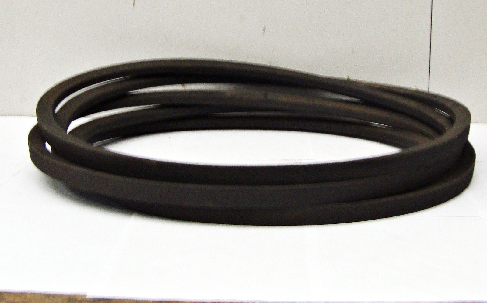 New Goodyear Belt HY-T Wedge Part-8V3550 16997ISU