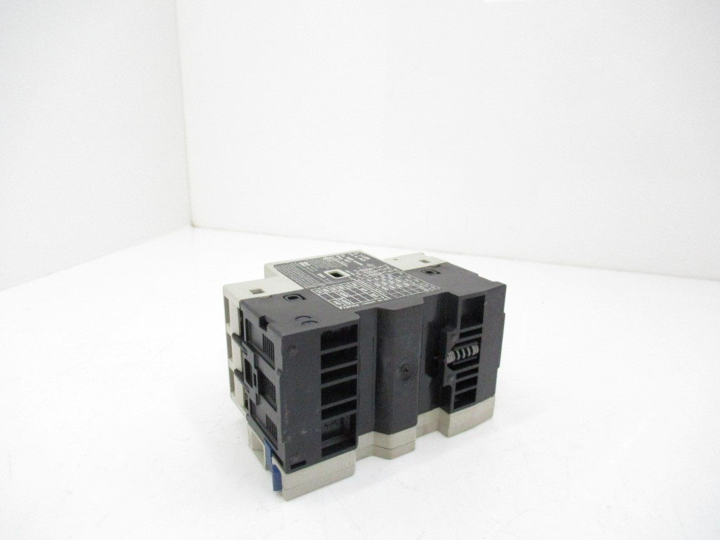 Schneider Telemecanique Motor Starter GV2-M06 W/ GV2-AN20 Auxiliary Contact