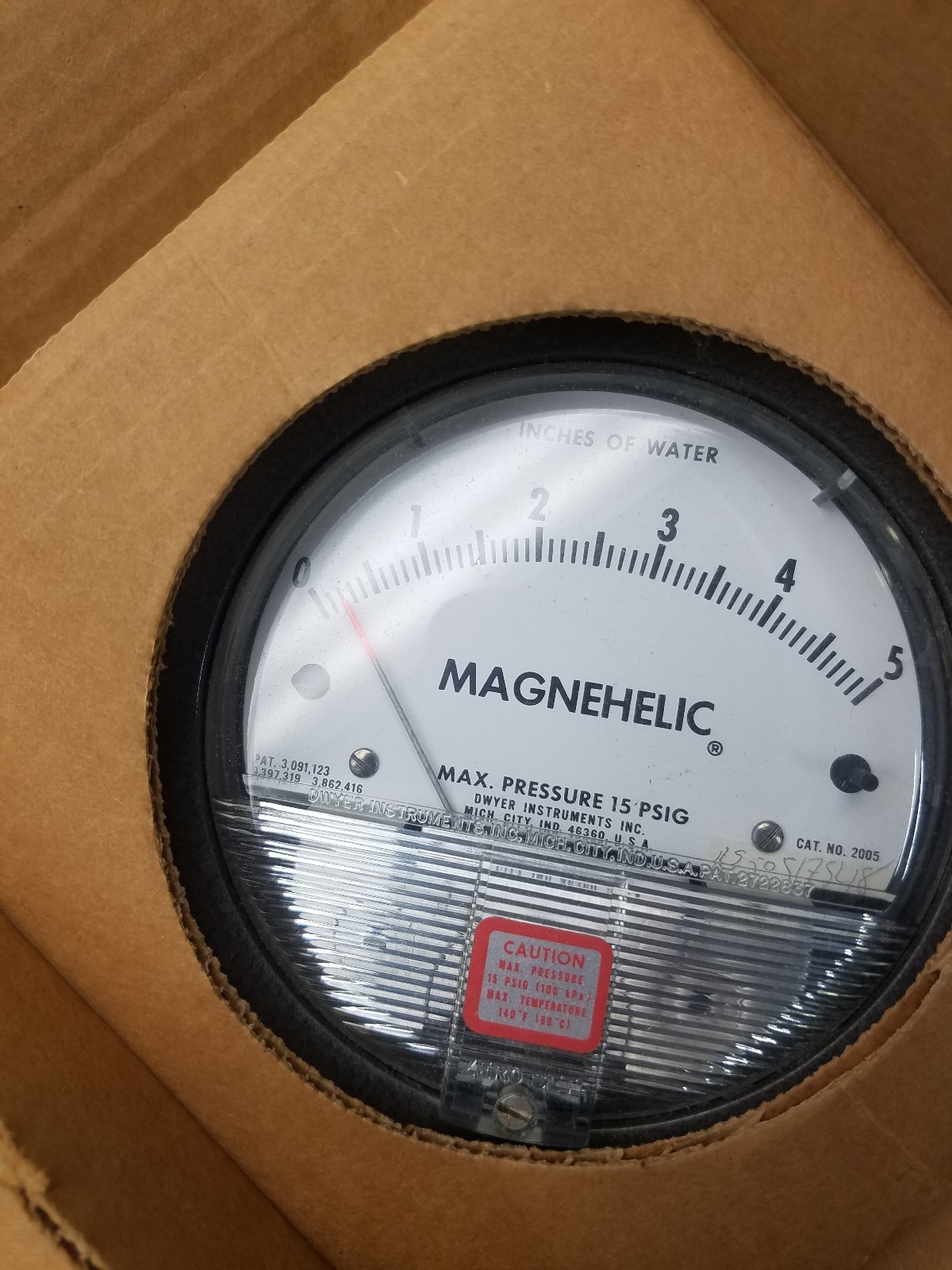 DWYER DIFFERENTIAL PRESSURE GAGE