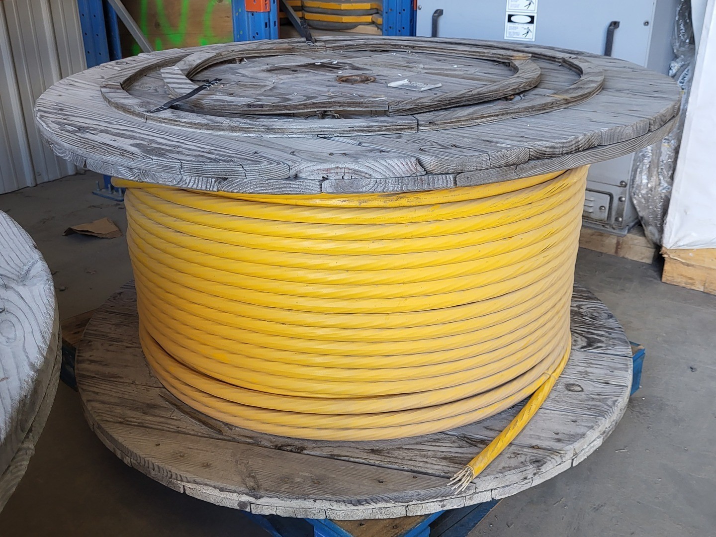 SURPLUS NEW 2001 Corning 144R81-T3131-24 Tight-Buffered Fiber Optic Cable