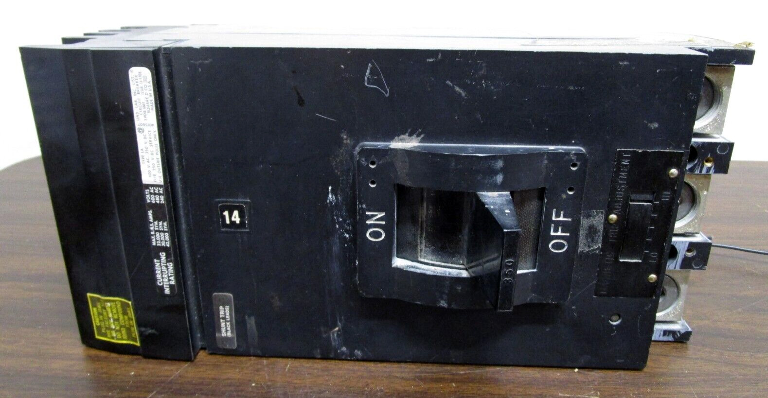 SQUARE D LA36350 MOLDED CASE CIRCUIT BREAKER