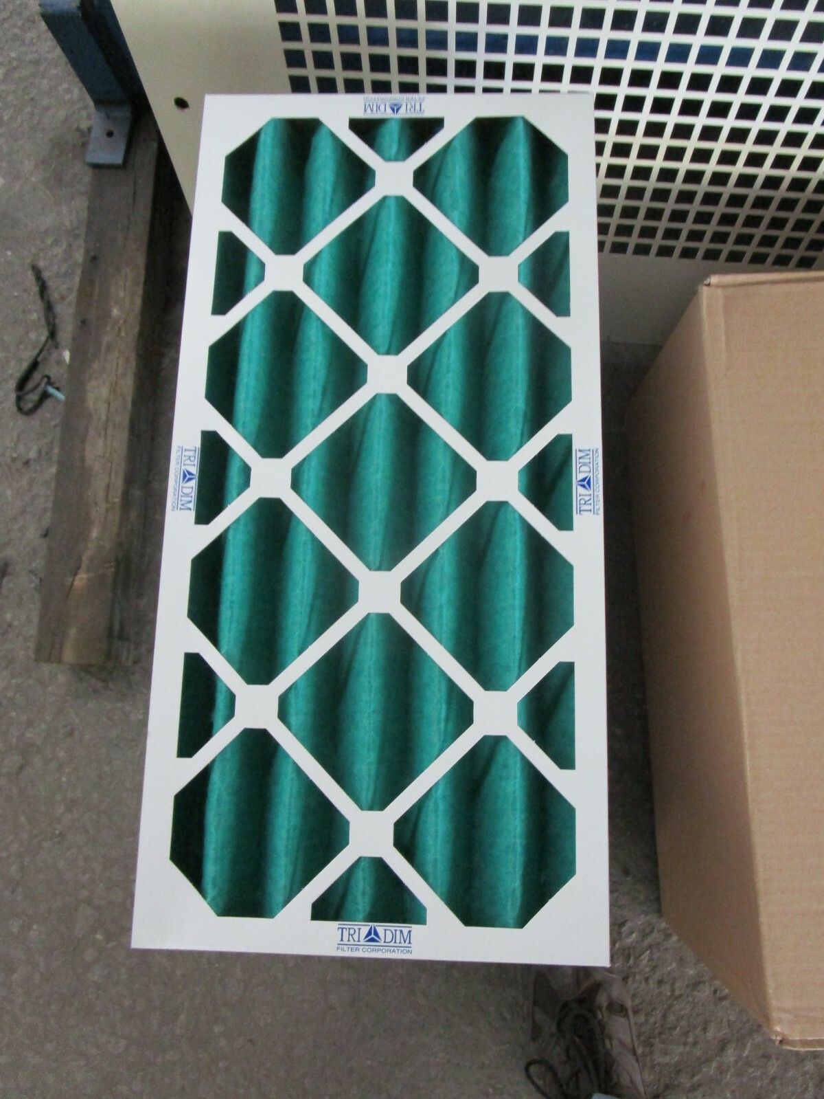TRI DIM 2351224208E-12 12″ X 24″ X 2″ TRI PLEAT AIR FILTER MERV 8 (LOT OF 10)