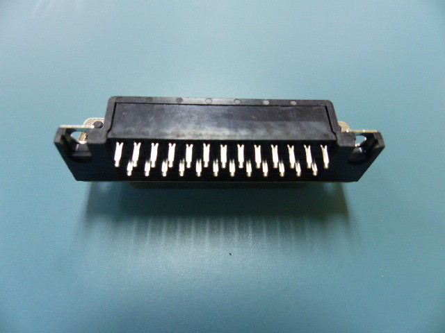 EDAC 621-025-260-012 Qty of 5 per Lot DB25M R/A D SUB PLUG RA .318 FP EDAC