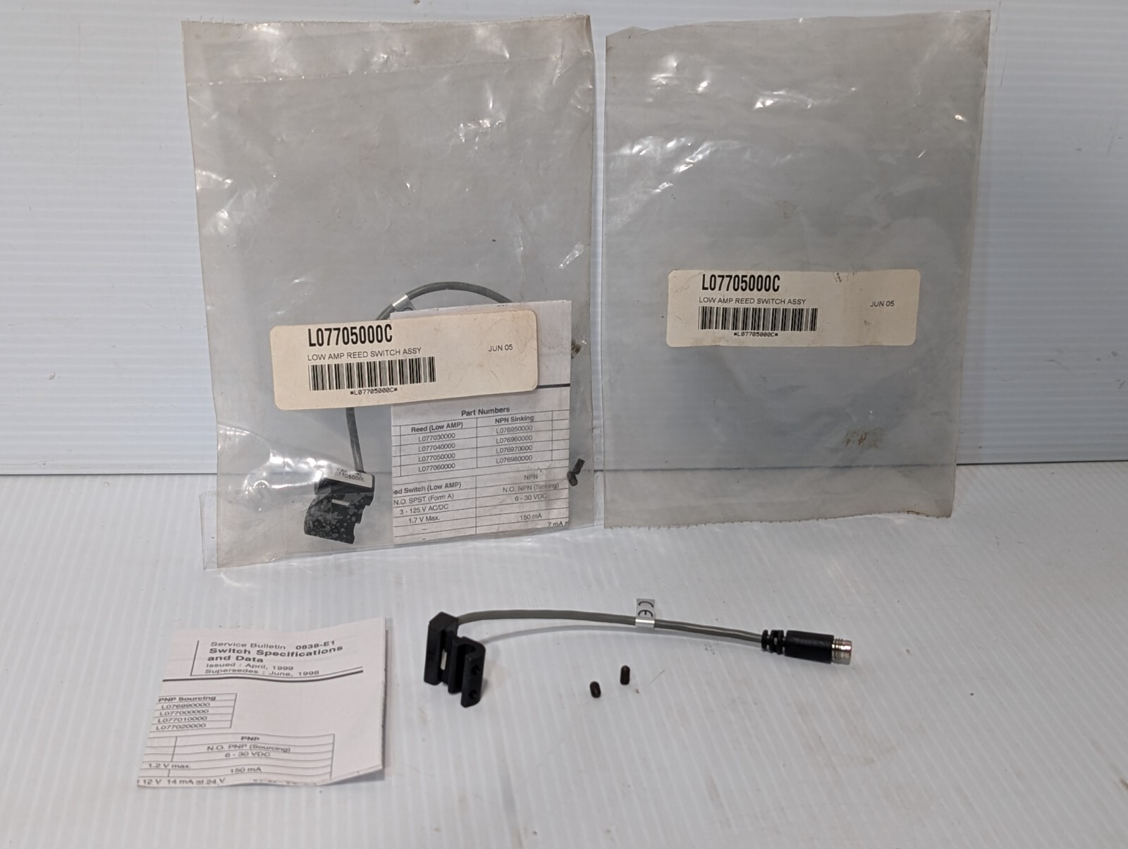 NEW Parker L07705000C Low Amp Reed Switch Assembly 8mm Quick Connect – Free Ship