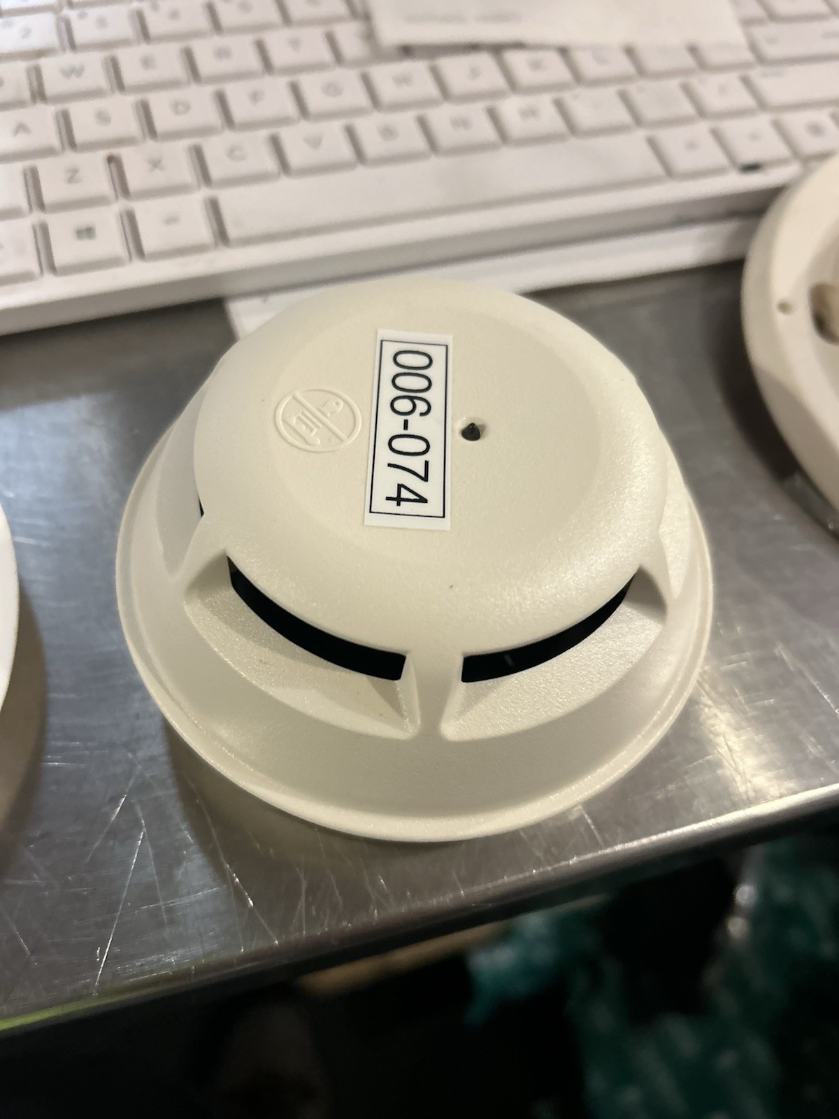 FDO421 S54320-F4-A1 FIRE ALARM SMOKE DETECTOR NEVER USED See Description